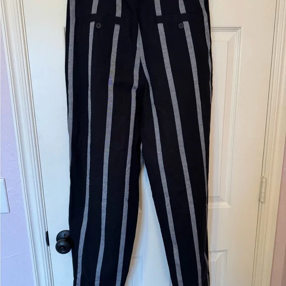 LIKE NEW ASOS trousers. Incredible material! Chic Black and Gray Striped Pants - Picture 5 of 7